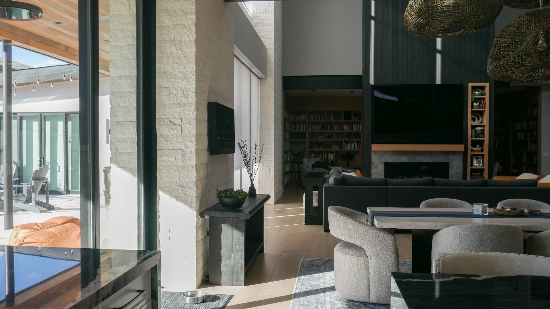 Indoor-outdoor connection